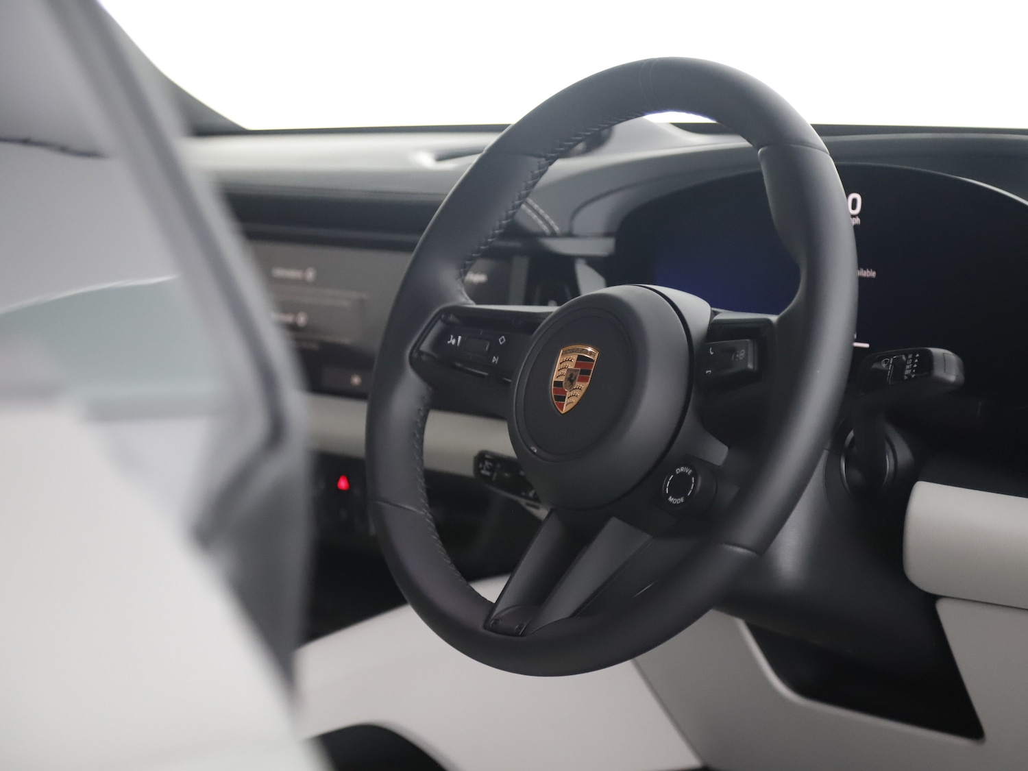 Used Porsche Macan 2025 for sale - 76416400: Photo 17