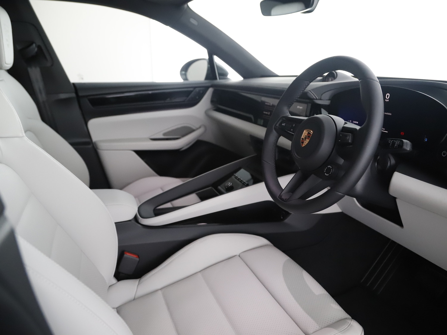 Used Porsche Macan 2025 for sale - 76416400: Photo 24