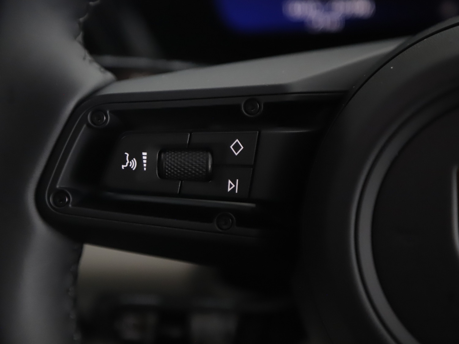 Used Porsche Macan 2025 for sale - 76416400: Photo 41