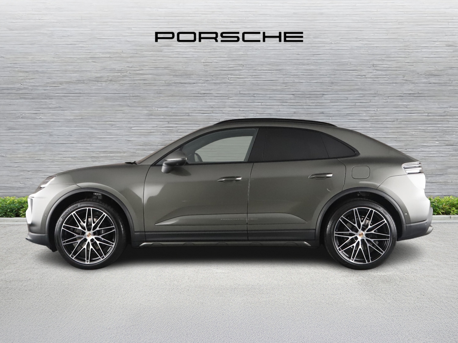 Used Porsche Macan 2025 for sale - 76416400: Photo 5