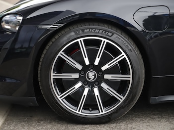 Used Porsche Taycan 2023 for sale - 78985112: Photo