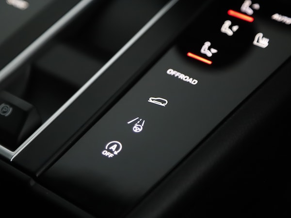 Used Porsche Macan 2021 for sale - 76266315: Photo 12