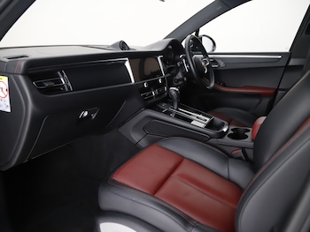 Used Porsche Macan 2021 for sale - 76266315: Photo 3