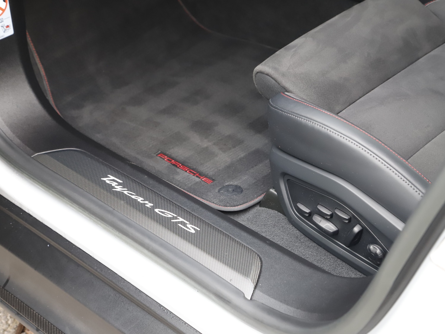 Used Porsche Taycan 2023 for sale - 77779576: Photo 17