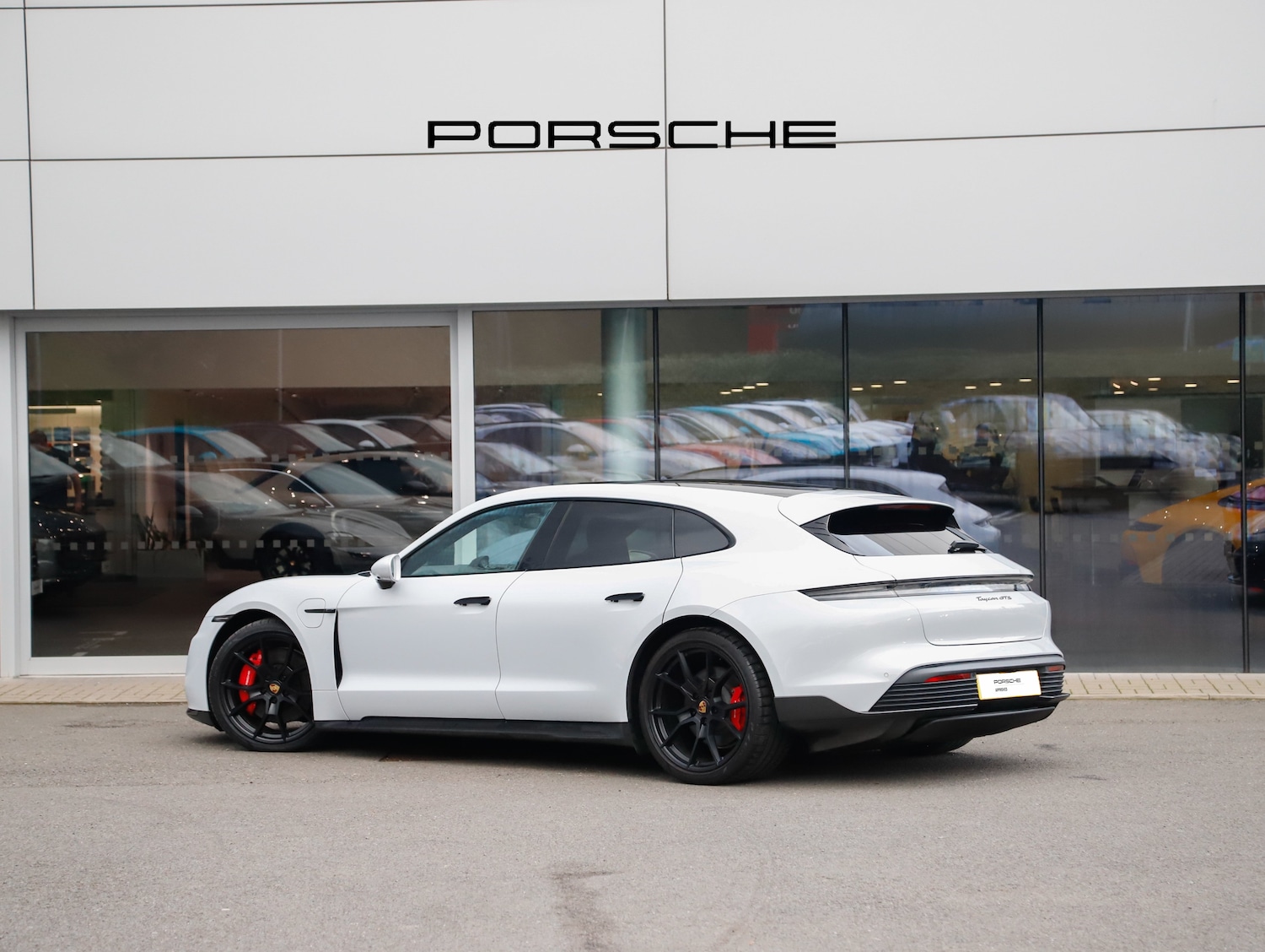 Used Porsche Taycan 2023 for sale - 77779576: Photo 3