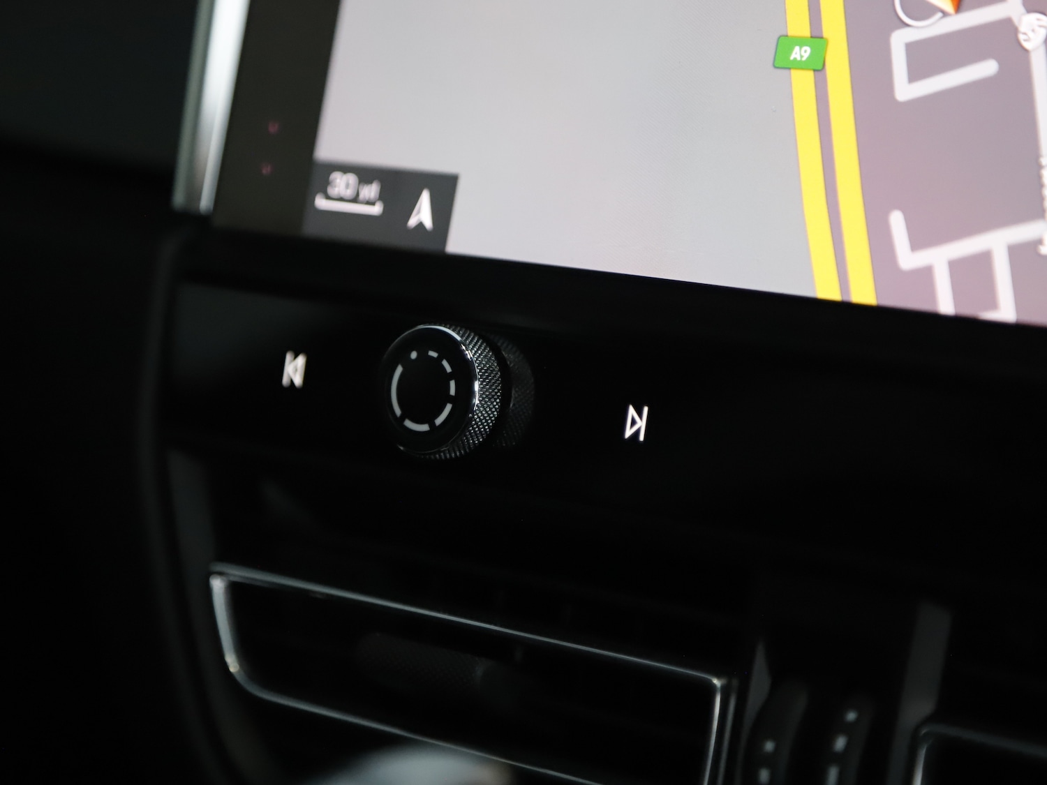 Used Porsche Macan 2022 for sale - 76405683: Photo 15