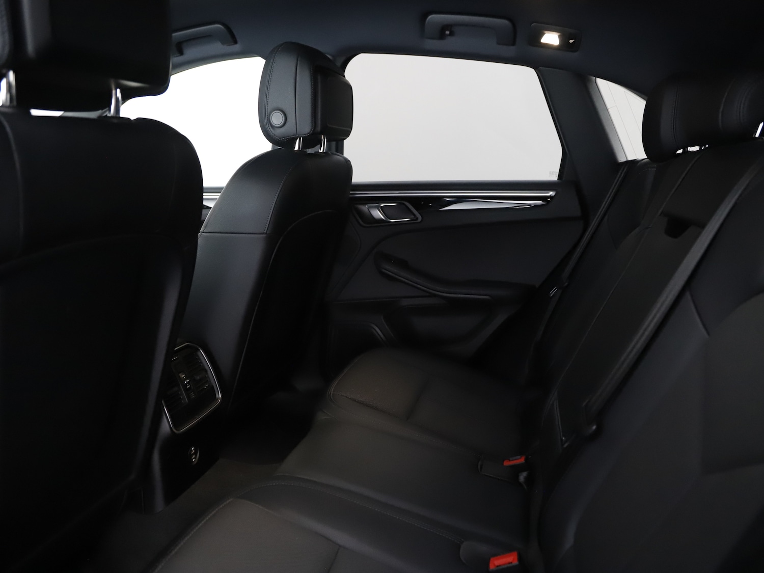 Used Porsche Macan 2022 for sale - 76405683: Photo 30