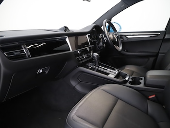 Used Porsche Macan 2022 for sale - 76405683: Photo