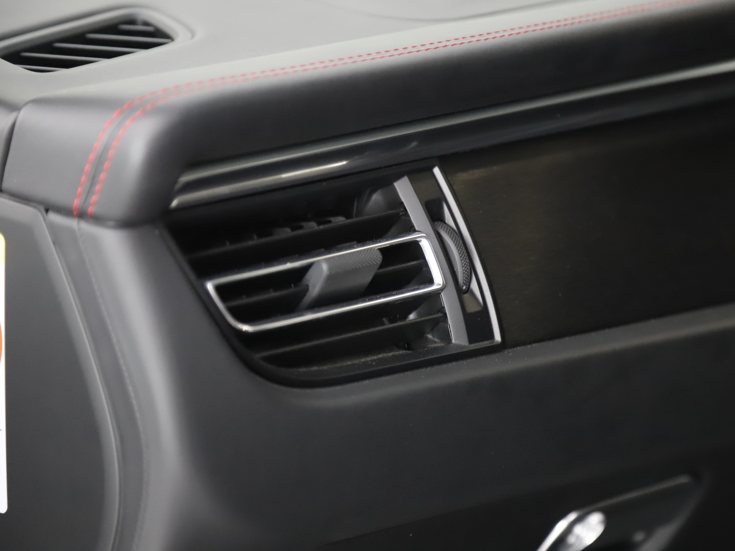 Used Porsche Macan 2021 for sale - 77836188: Photo 21