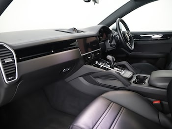 Used Porsche Cayenne 2022 for sale - 76604216: Photo