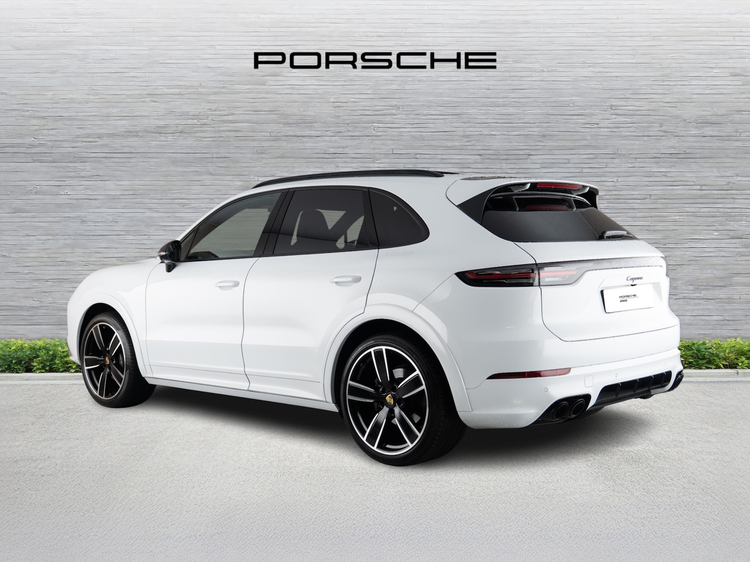Used Porsche Cayenne 2023 for sale - 76197121: Photo 2