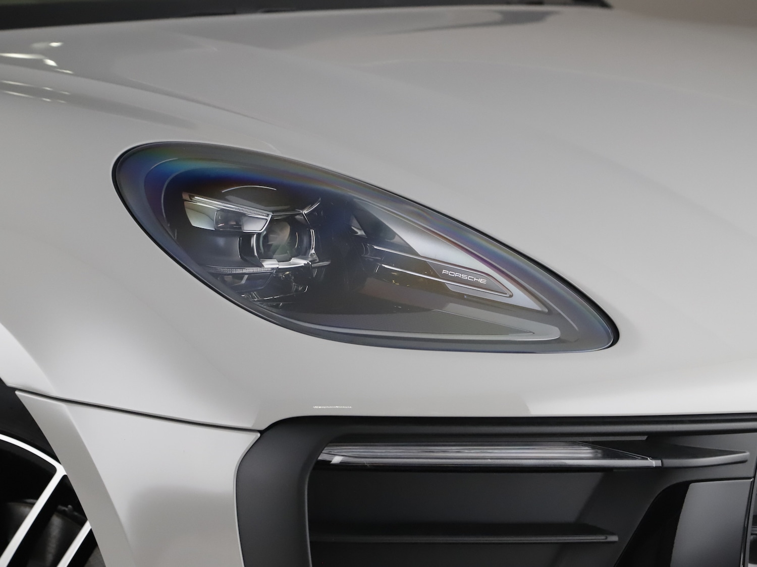 Used Porsche Macan 2025 for sale - 76711911: Photo 12