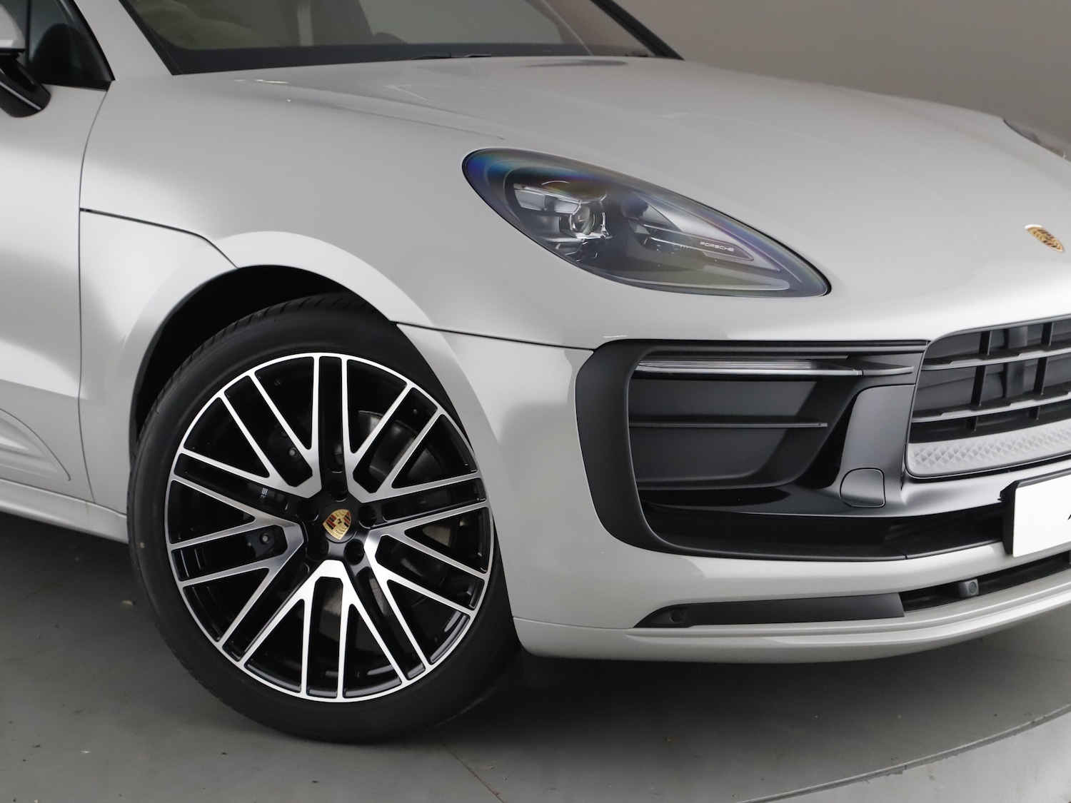 Used Porsche Macan 2025 for sale - 76711911: Photo 16
