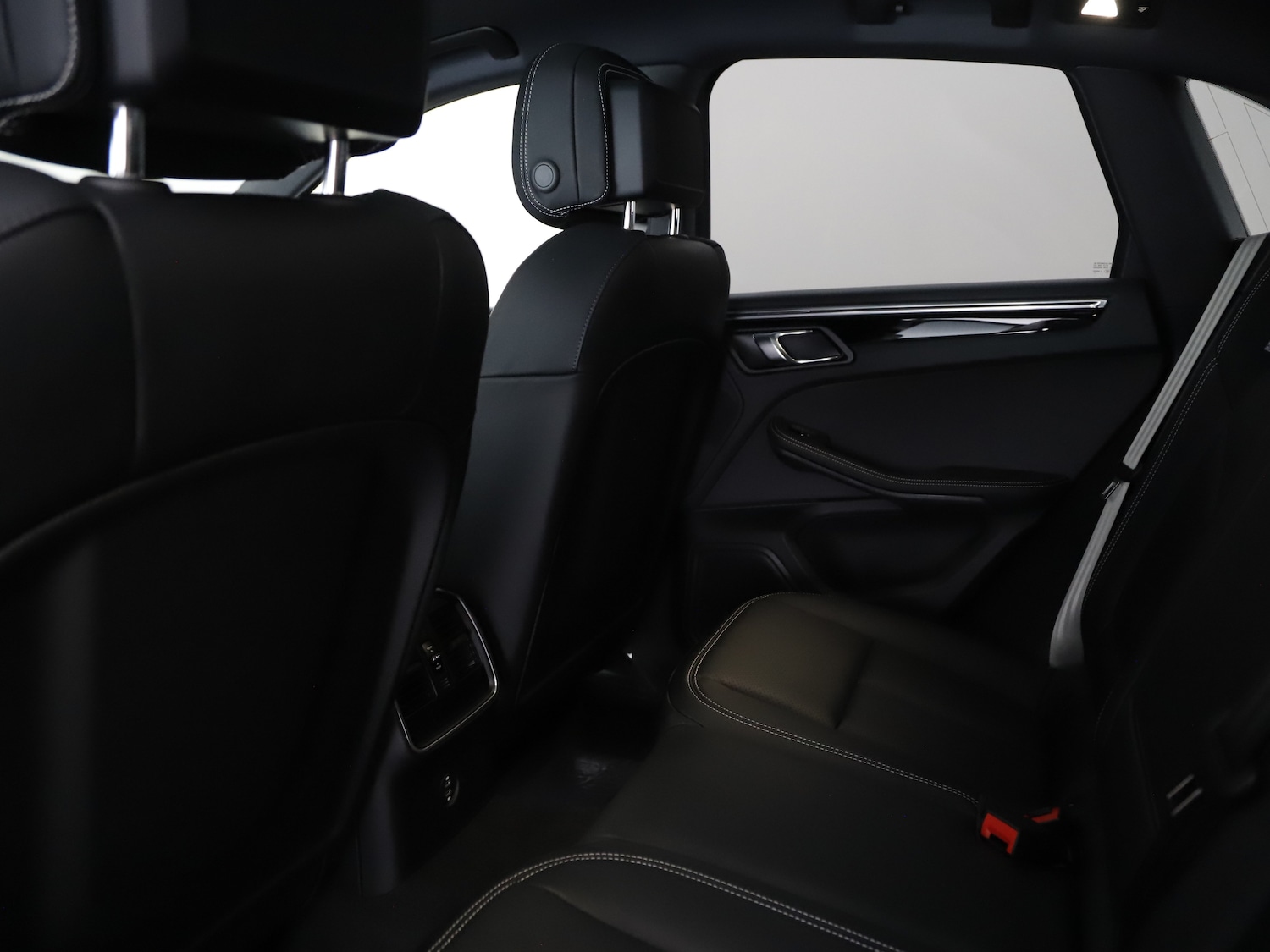 Used Porsche Macan 2025 for sale - 76711911: Photo 33