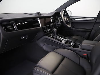 Used Porsche Macan 2025 for sale - 76711911: Photo