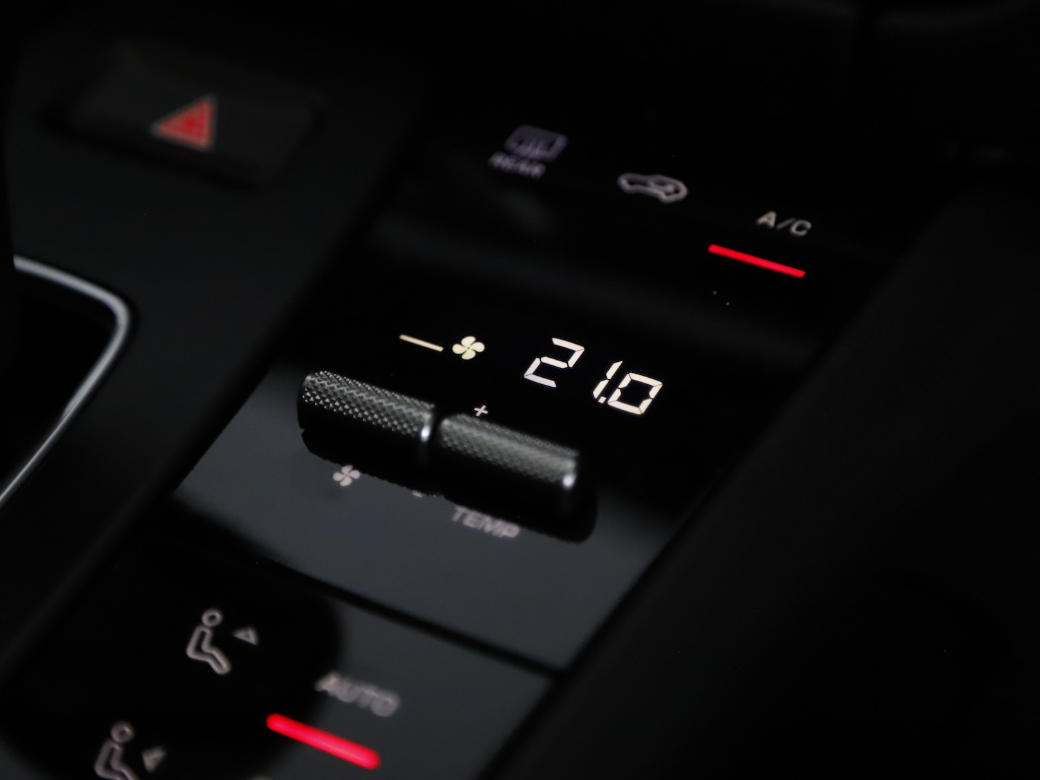 Used Porsche Macan 2025 for sale - 76711911: Photo 44