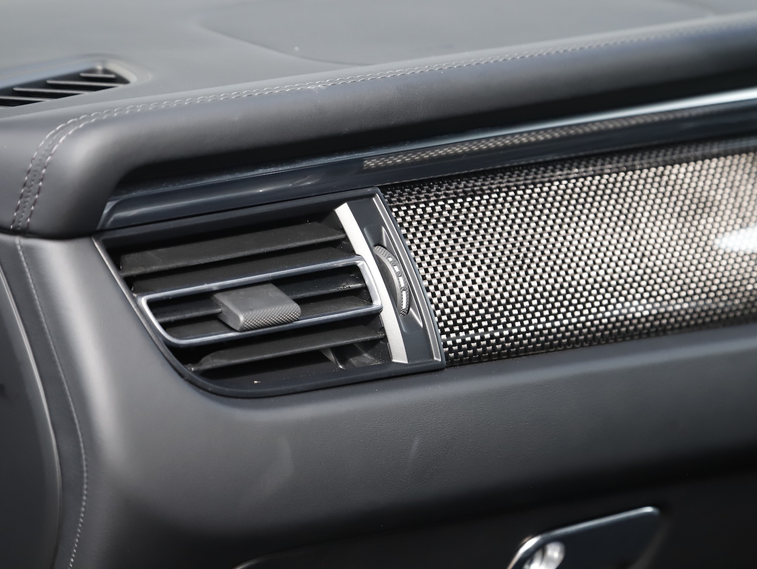 Used Porsche Macan 2023 for sale - 78029709: Photo 21