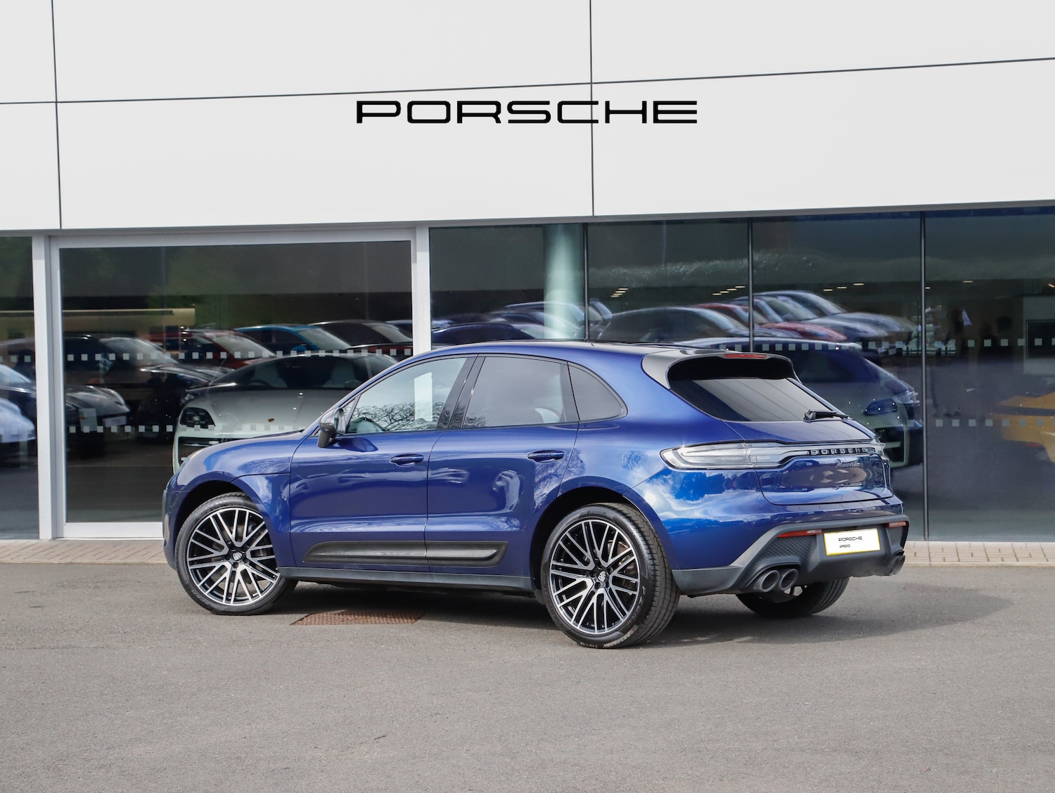 Used Porsche Macan 2023 for sale - 78029709: Photo 3