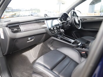 Used Porsche Macan 2023 for sale - 78029709: Photo