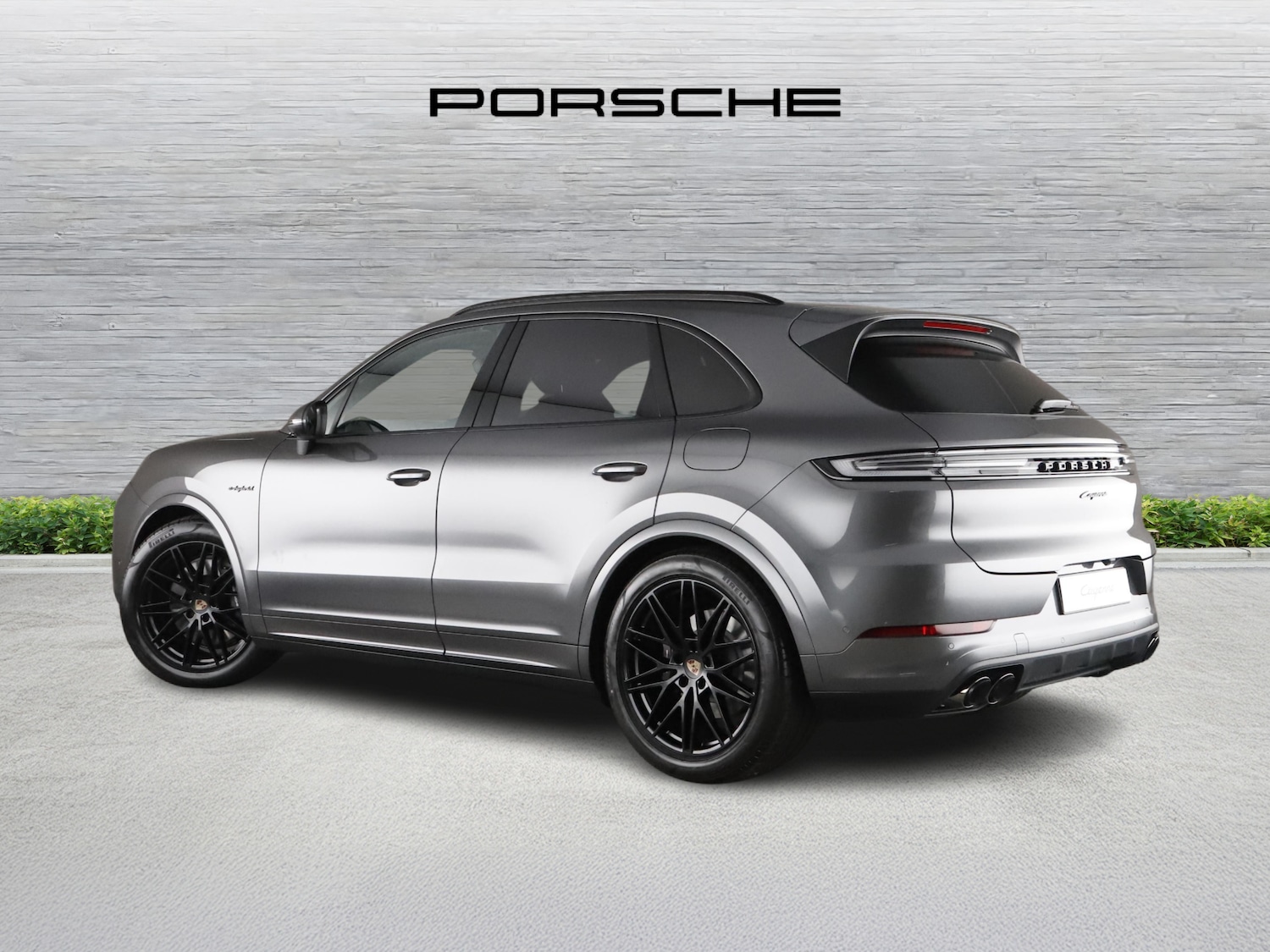 Used Porsche Cayenne 2025 for sale - 76184799: Photo 2