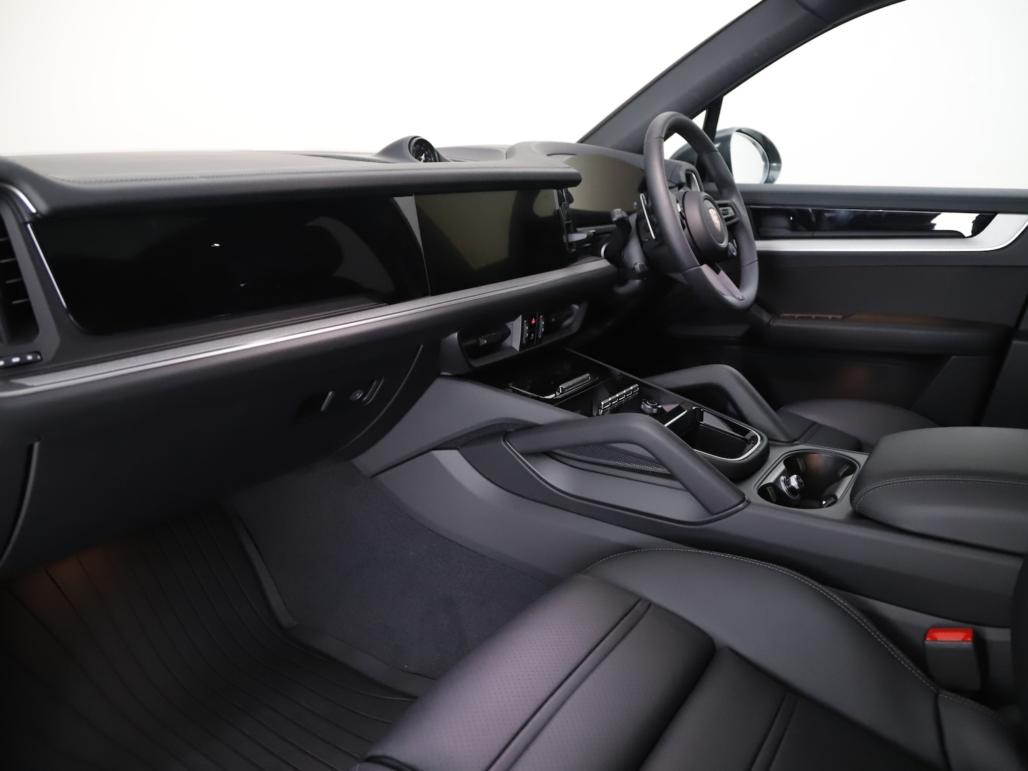 Used Porsche Cayenne 2025 for sale - 76184799: Photo 3