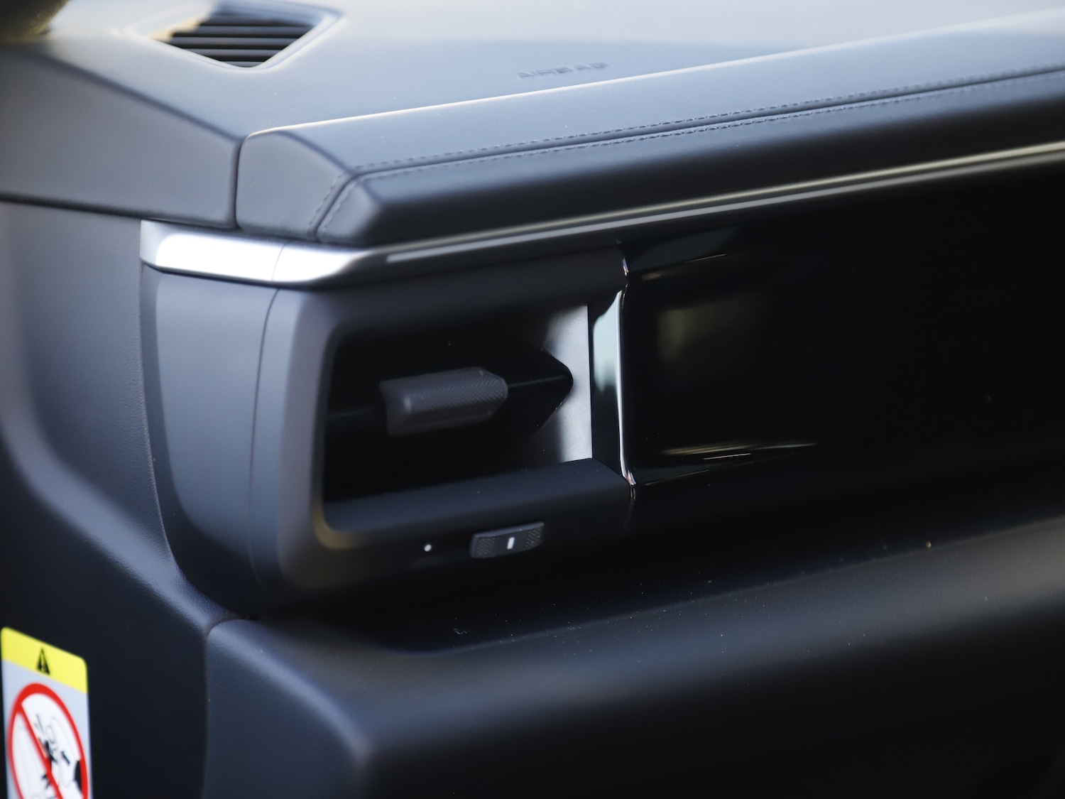 Used Porsche Macan 2025 for sale - 77199299: Photo 10