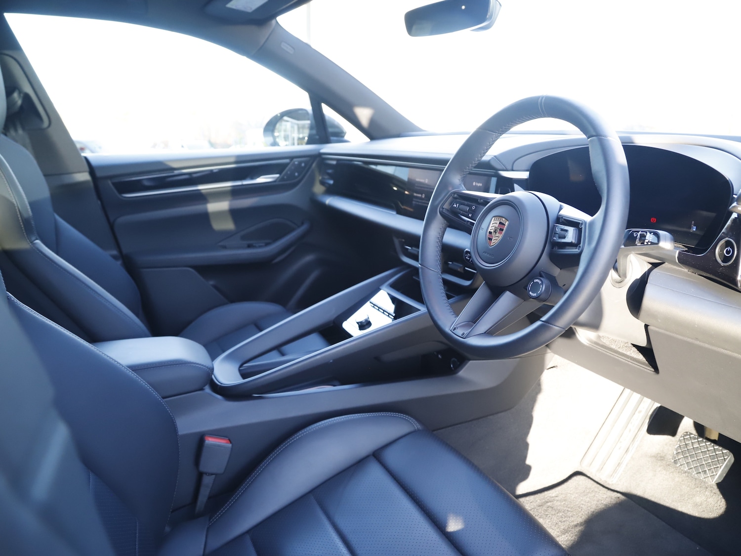 Used Porsche Macan 2025 for sale - 77199299: Photo 16