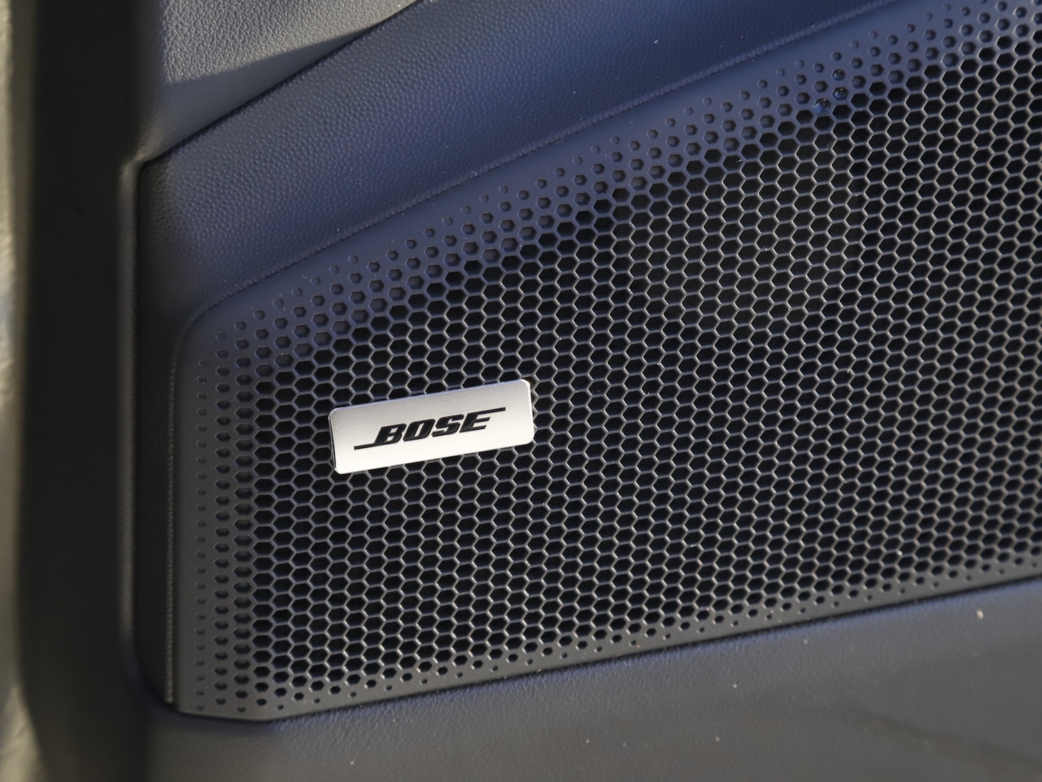 Used Porsche Macan 2025 for sale - 77199299: Photo 38