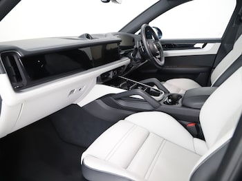 Used Porsche Cayenne 2024 for sale - 75895683: Photo