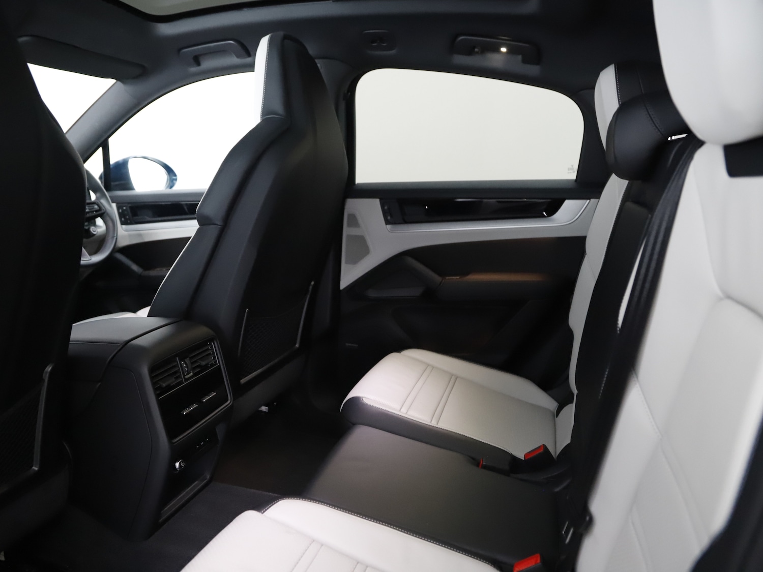 Used Porsche Cayenne 2024 for sale - 75895683: Photo 45