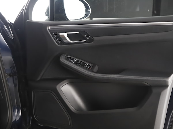 Used Porsche Macan 2020 for sale - 75753405: Photo 15