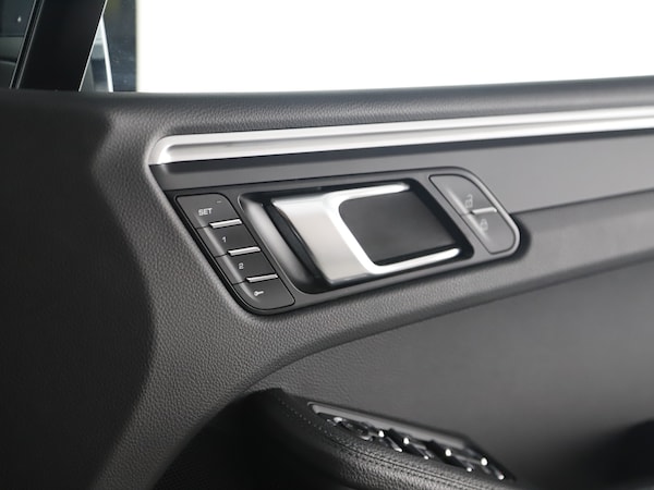 Used Porsche Macan 2020 for sale - 75753405: Photo 27