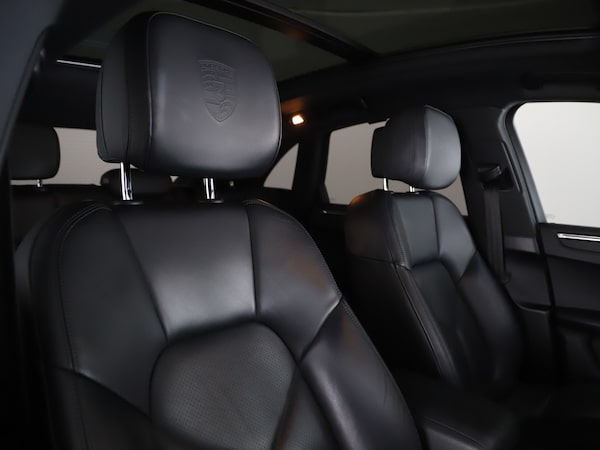 Used Porsche Macan 2020 for sale - 75753405: Photo 32