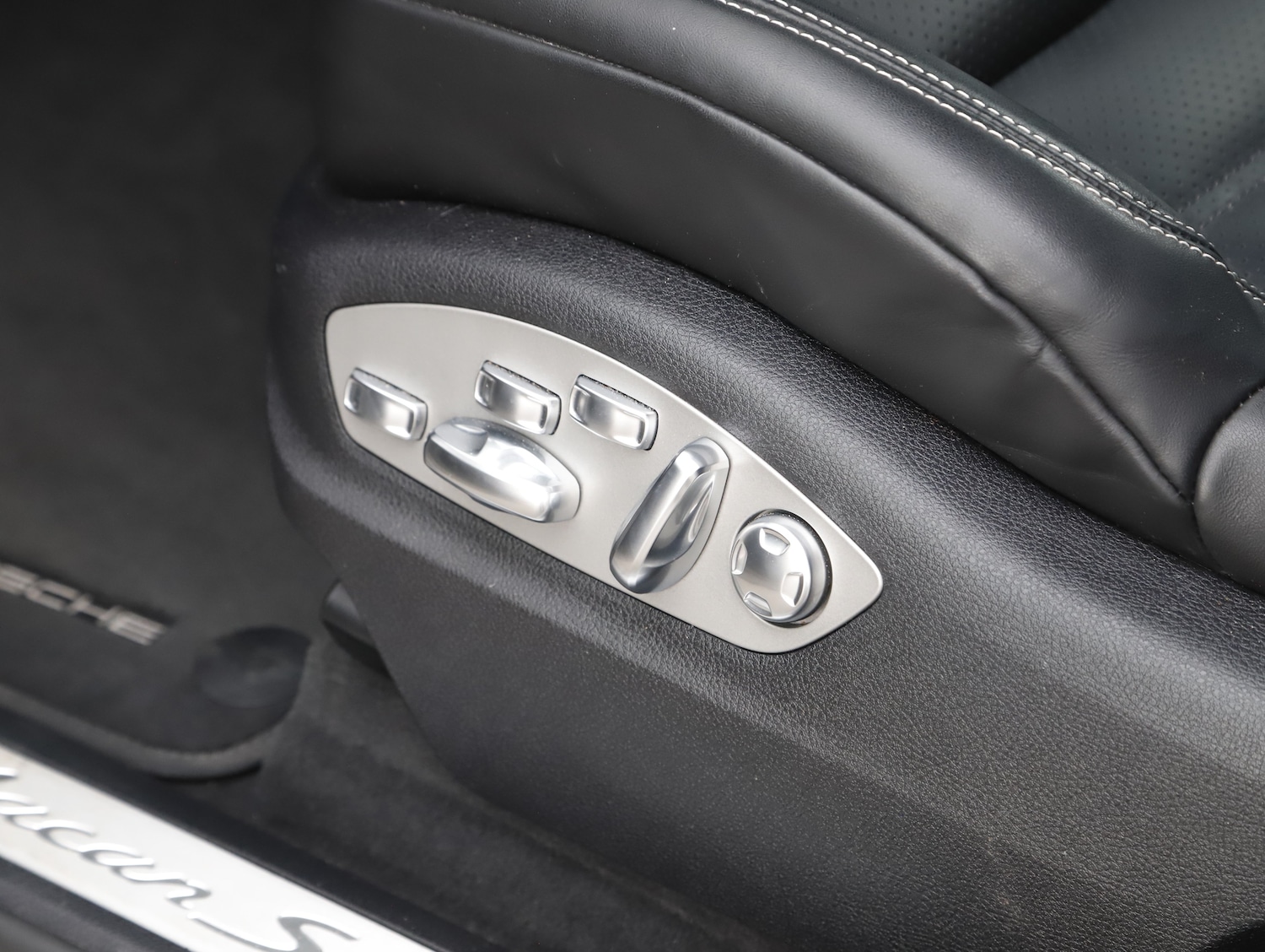 Used Porsche Macan 2023 for sale - 78067964: Photo 22