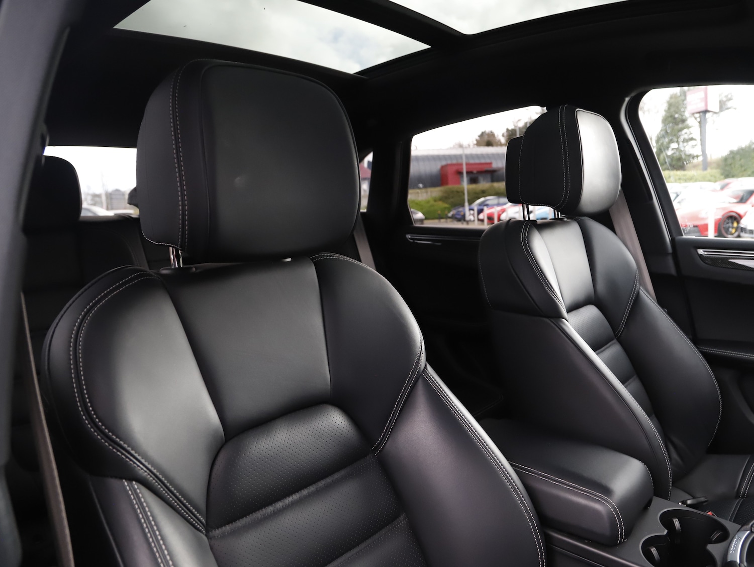 Used Porsche Macan 2023 for sale - 78067964: Photo 24