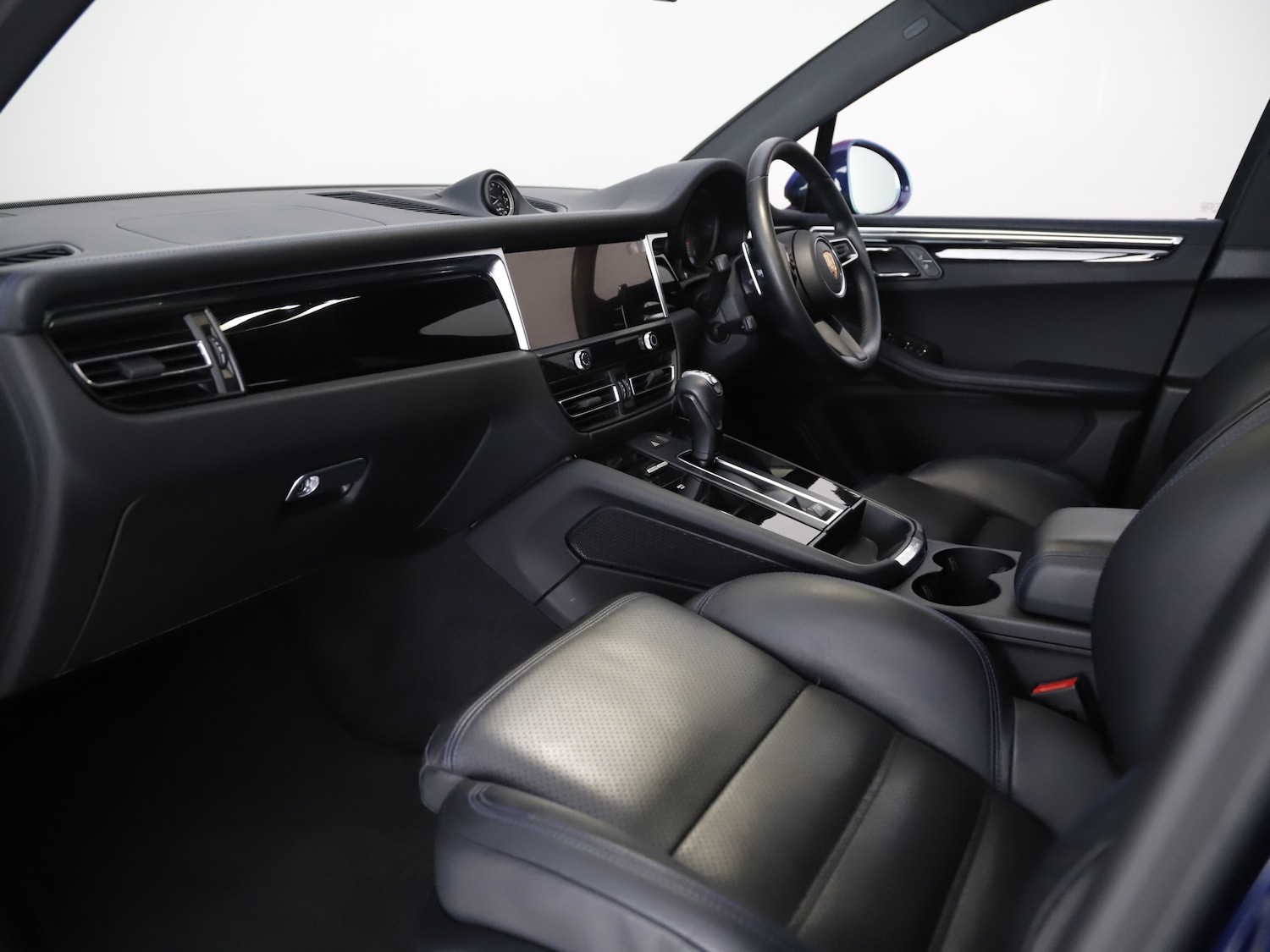 Used Porsche Macan 2021 for sale - 75911022: Photo 3