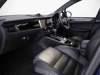 Used Porsche Macan 2021 for sale - 75911022: Photo