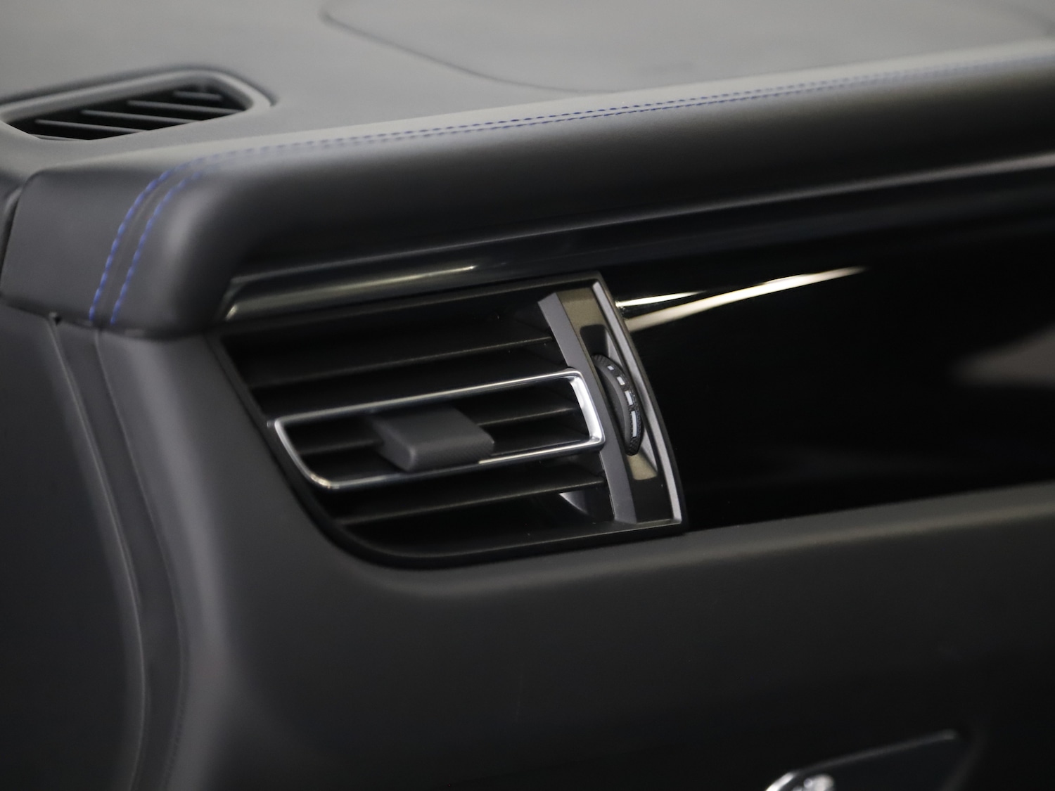 Used Porsche Macan 2021 for sale - 75911022: Photo 9