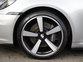 Used Porsche 911 2024 for sale - 76344986: Photo