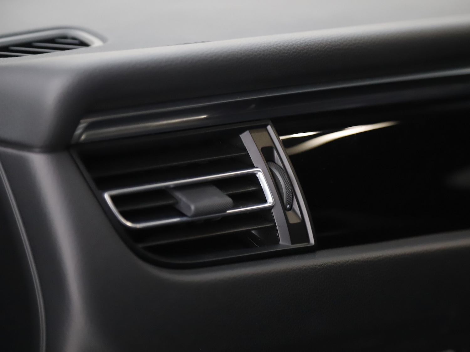 Used Porsche Macan 2022 for sale - 77463305: Photo 38