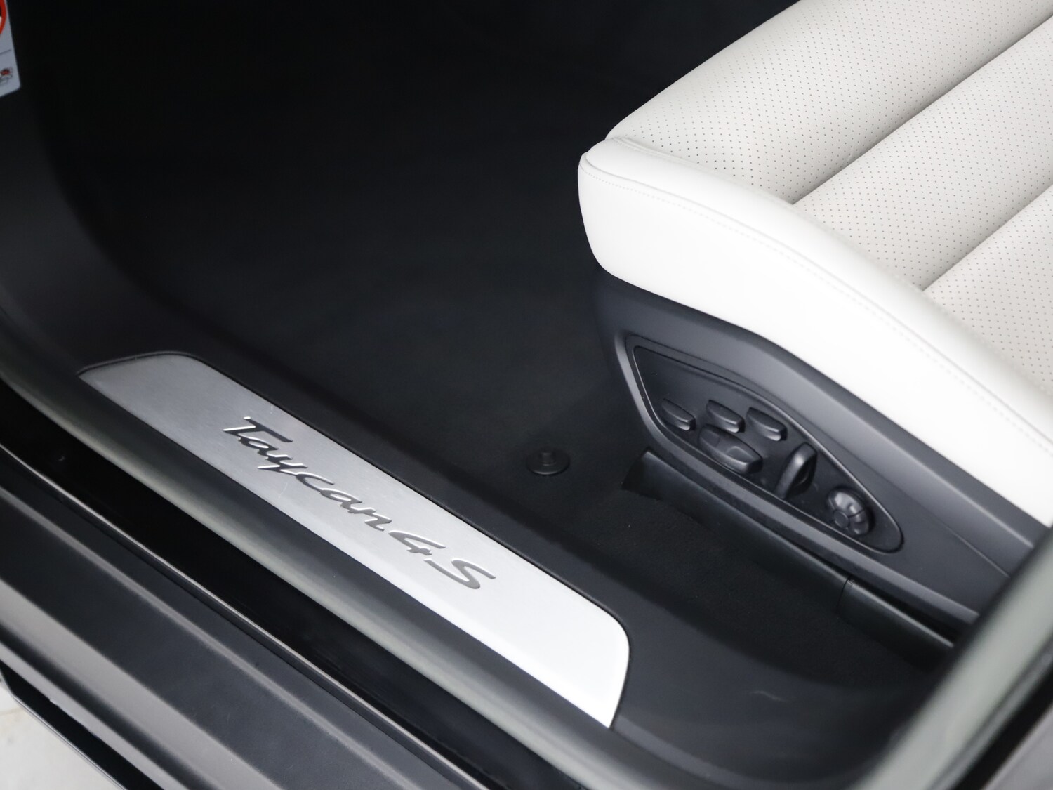 Used Porsche Taycan 2022 for sale - 75776714: Photo 30