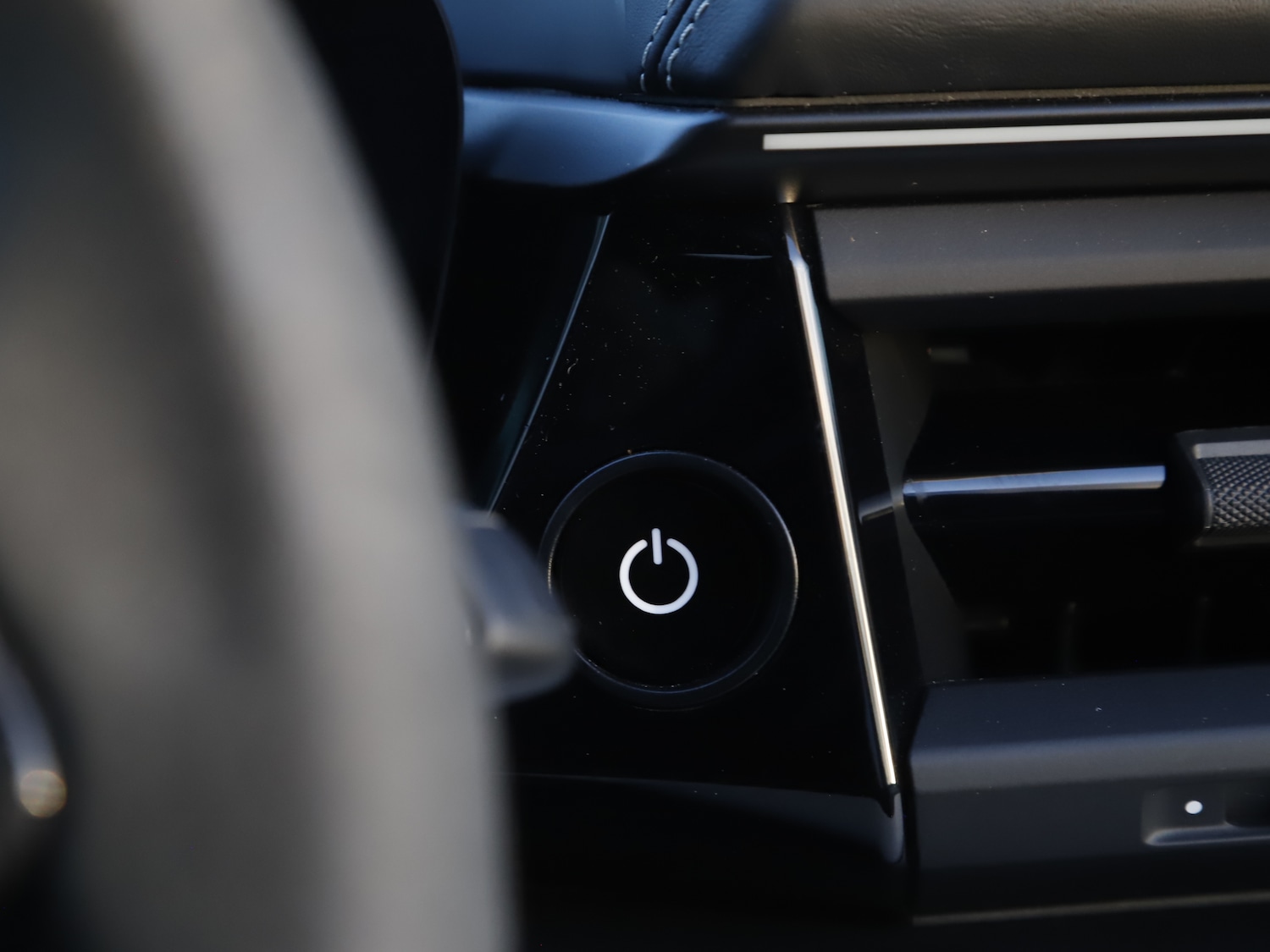 Used Porsche Macan 2025 for sale - 77211663: Photo 12