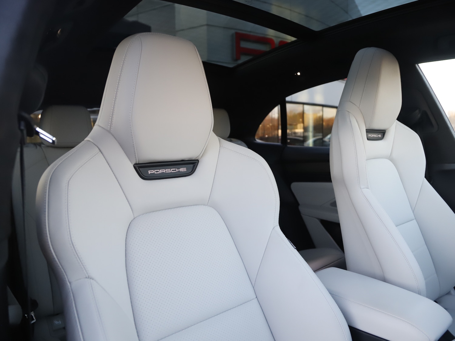 Used Porsche Macan 2025 for sale - 77211663: Photo 16