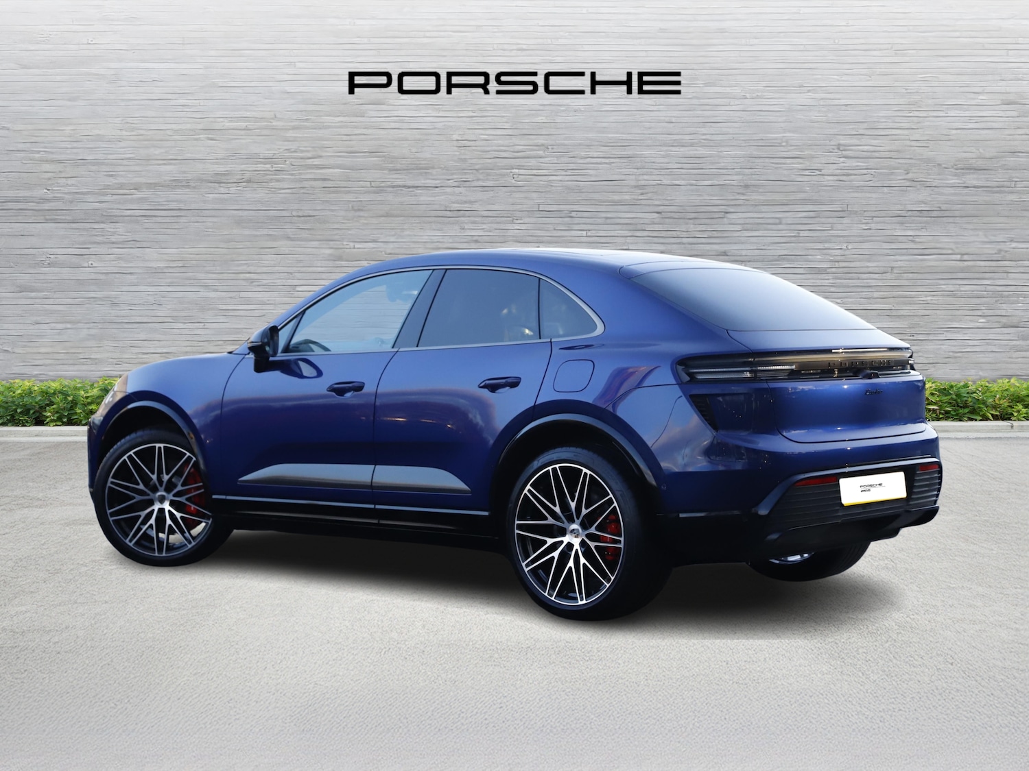 Used Porsche Macan 2025 for sale - 77211663: Photo 3