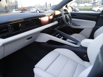 Used Porsche Macan 2025 for sale - 77211663: Photo