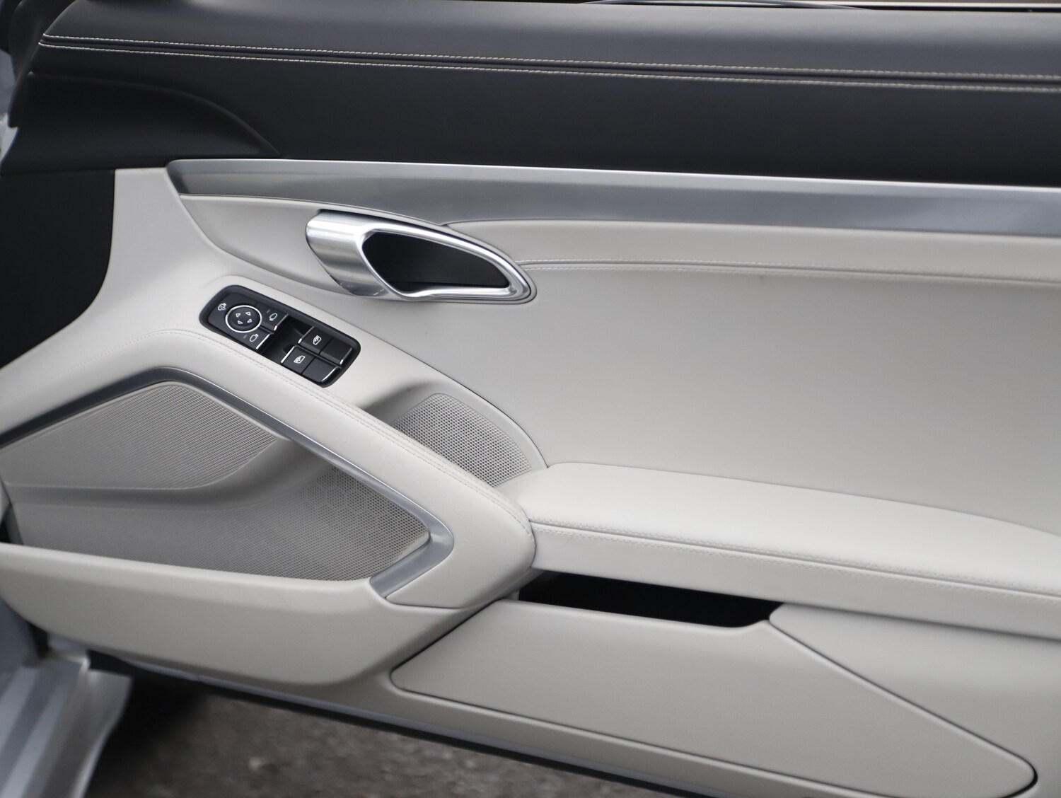 Used Porsche Boxster 2023 for sale - 77935791: Photo 24