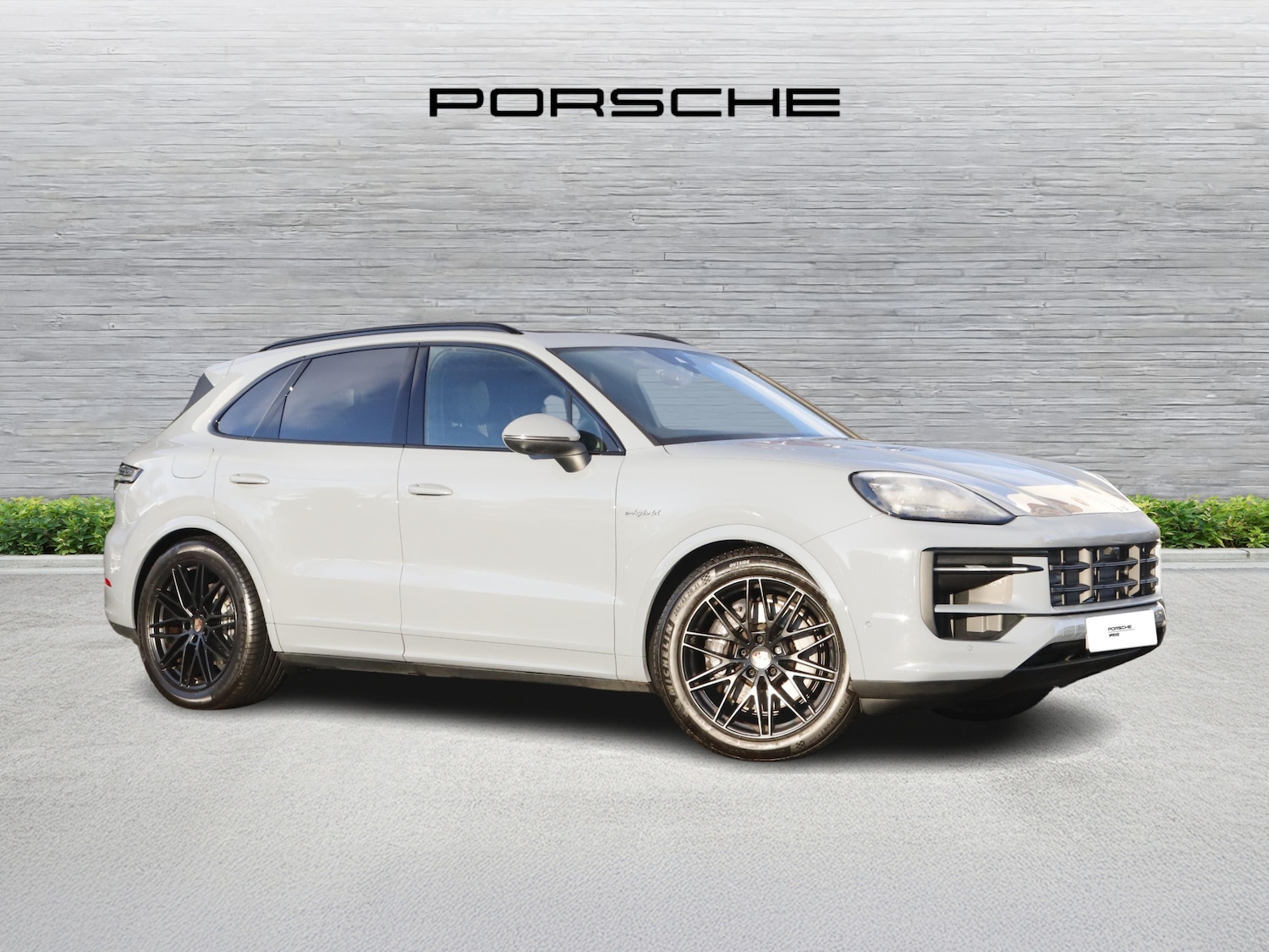 Used Porsche Cayenne 2025 for sale - 77382219: Photo 2