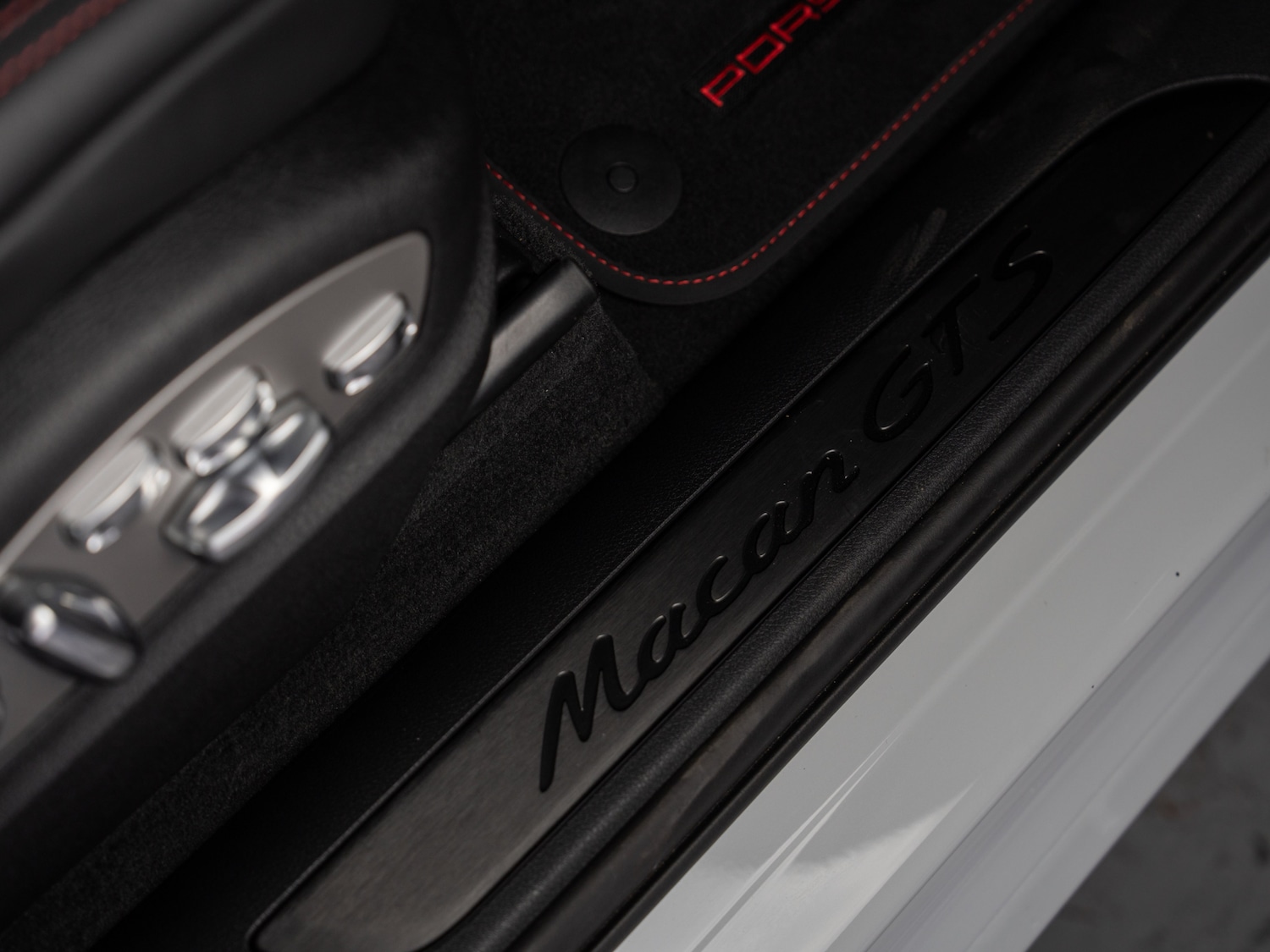 Used Porsche Macan 2025 for sale - 76209965: Photo 24