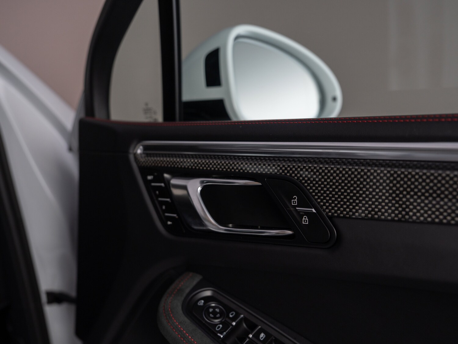 Used Porsche Macan 2025 for sale - 76209965: Photo 8