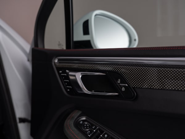 Used Porsche Macan 2025 for sale - 76209965: Photo 8